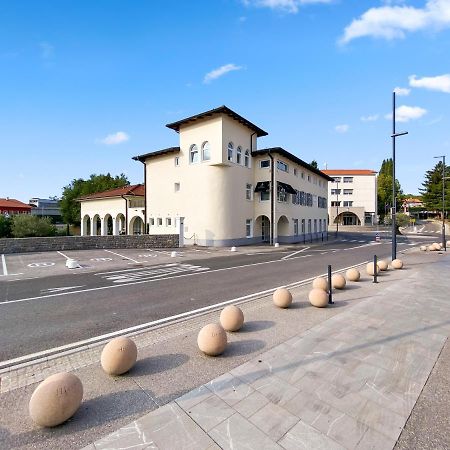 Toscanina Garni Hotel Dobrovo Buitenkant foto