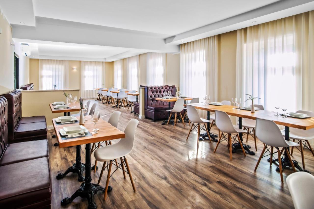 Toscanina Garni Hotel Dobrovo Buitenkant foto