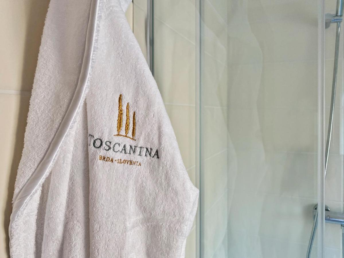 Toscanina Garni Hotel Dobrovo Buitenkant foto